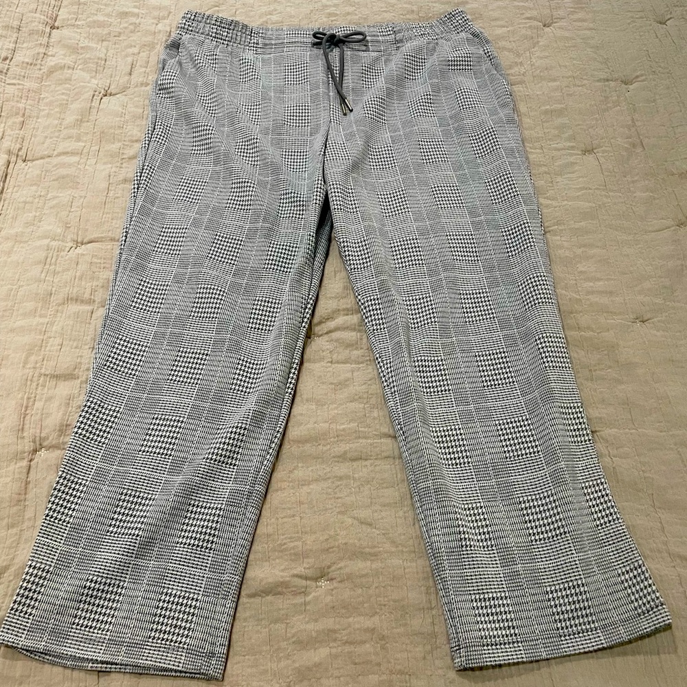 Gray and white pull-up pants. Washed but never worn. Inseam 26”.